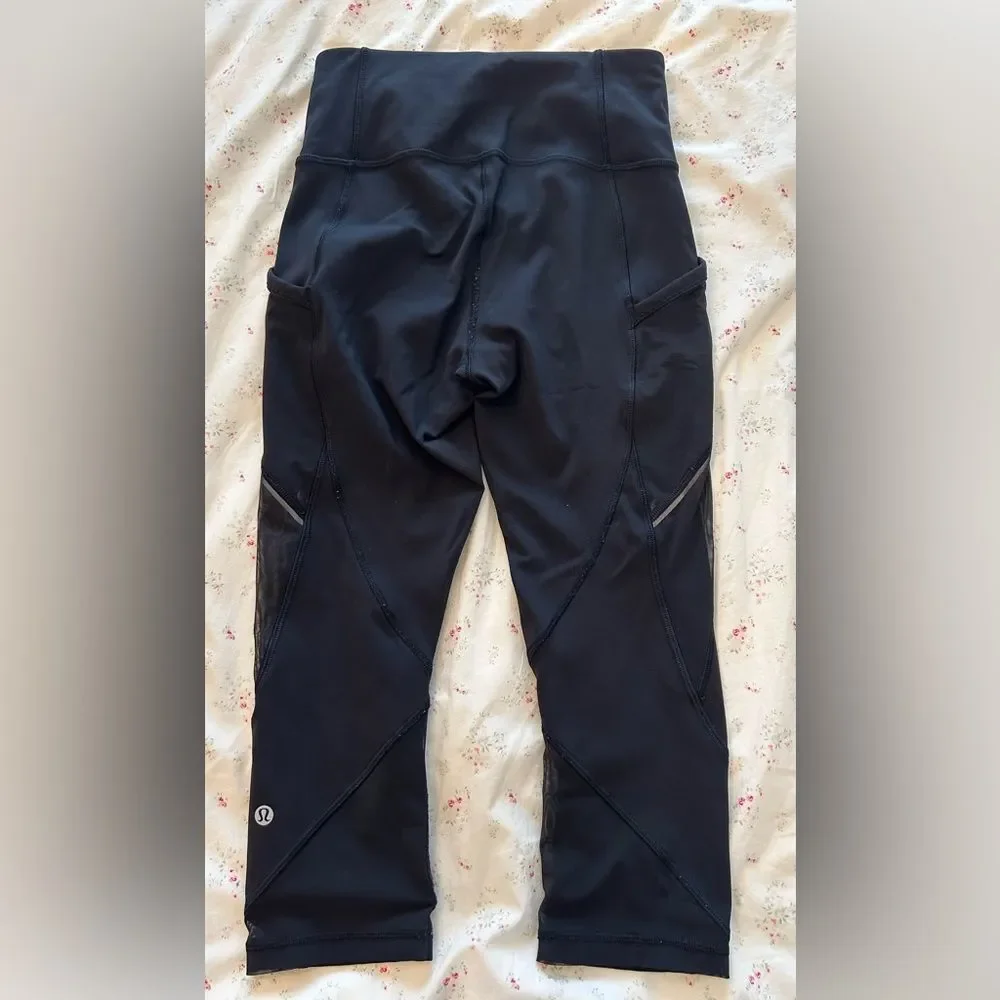 Lululemon Fast As Light Crop 19
